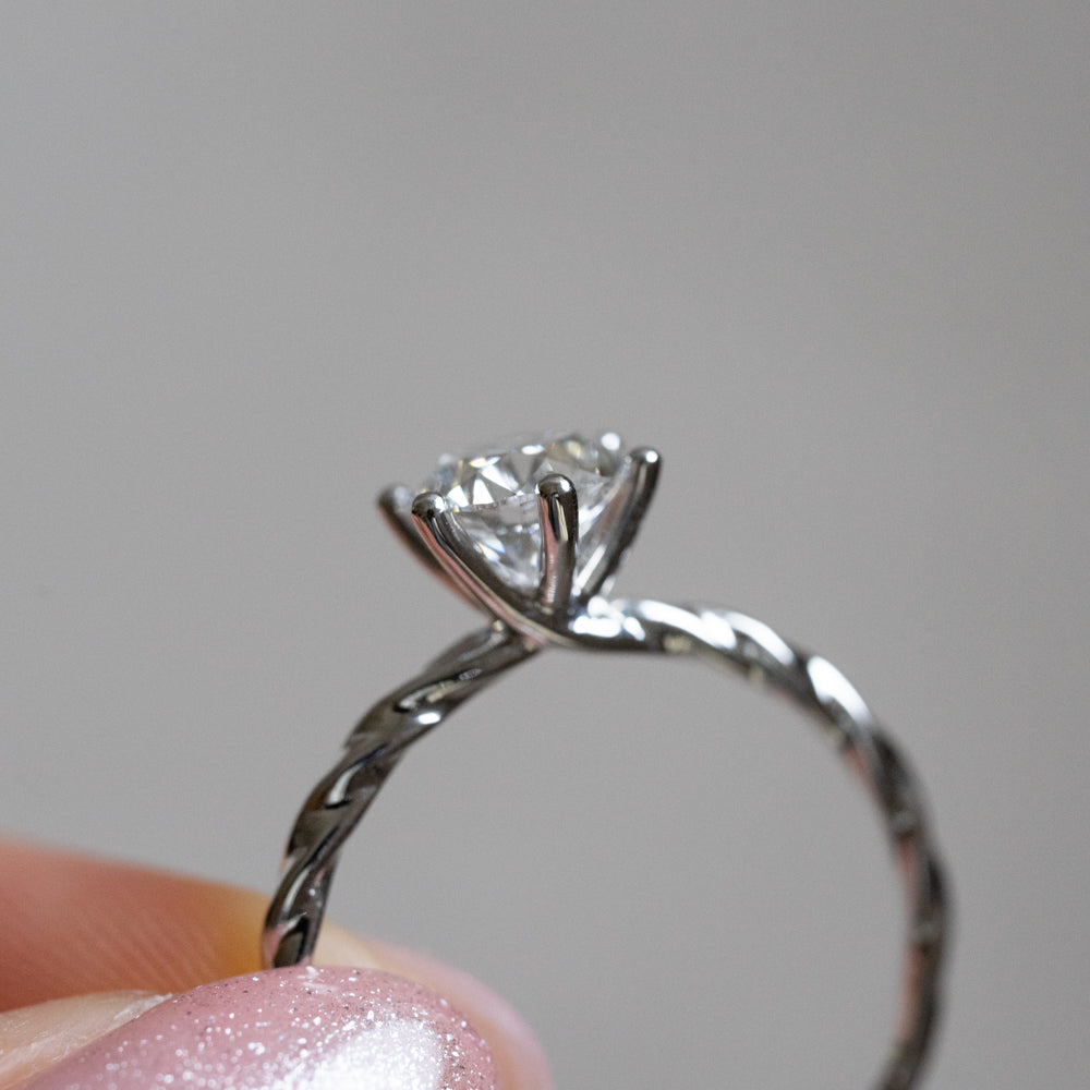 Lab Diamond Collection - 1ct Round Diamond Ring Twisted Band