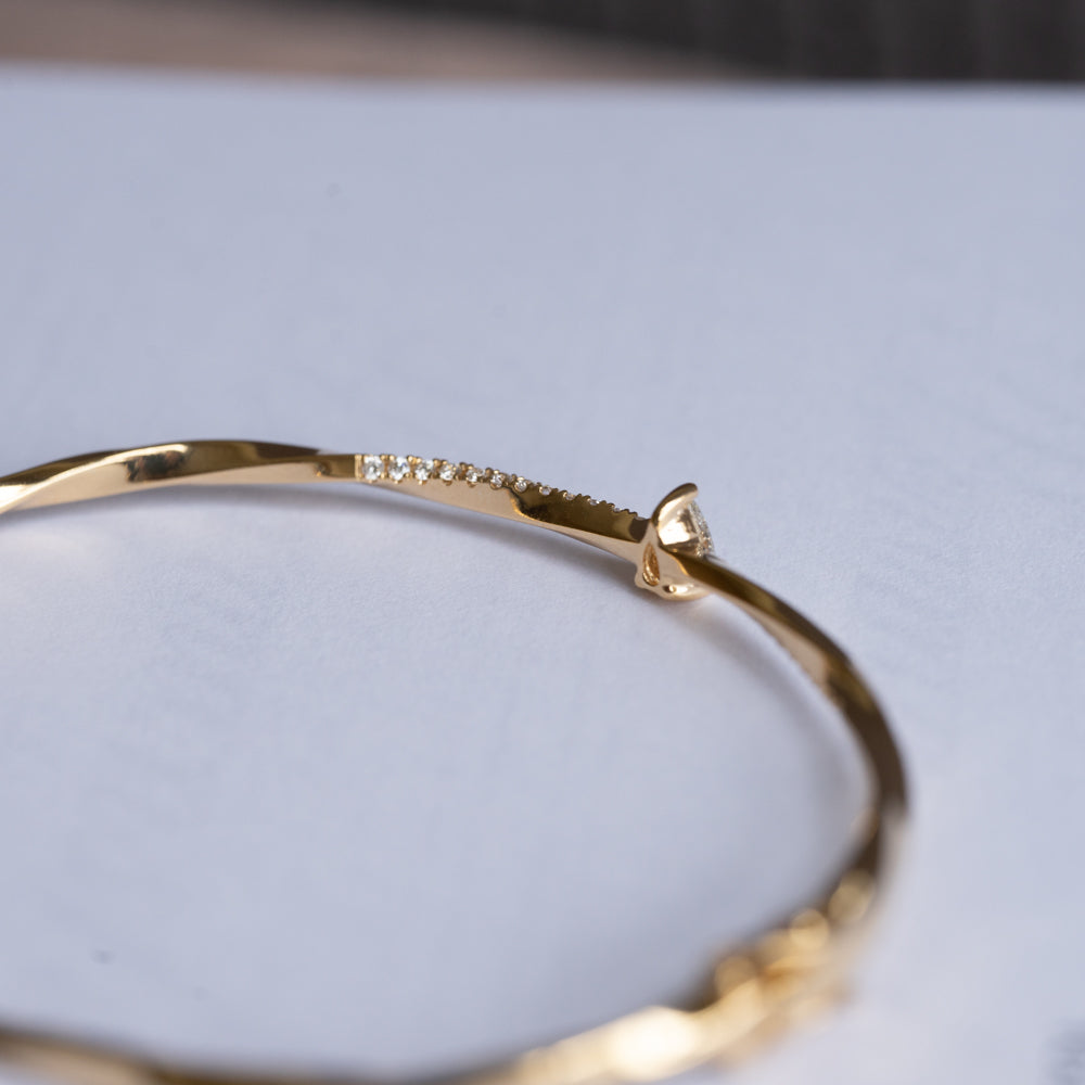 Twist Bangle with Pear Shape Diamond