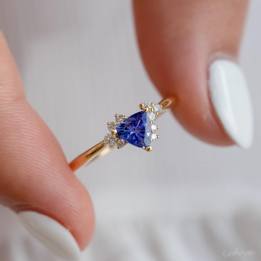 Vien / Tanzanite Ring