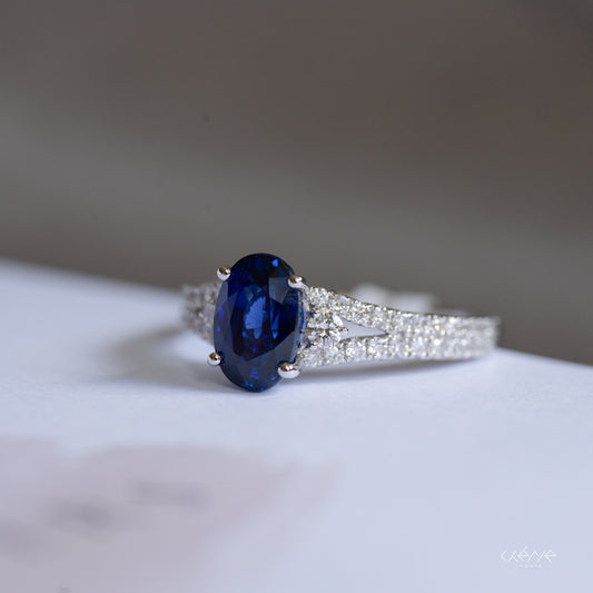 Oval Shape Sapphire Ring