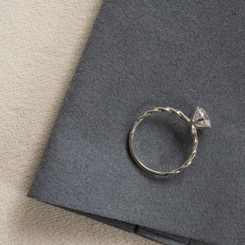 Lab Diamond Collection - 1ct Round Diamond Ring Twisted Band