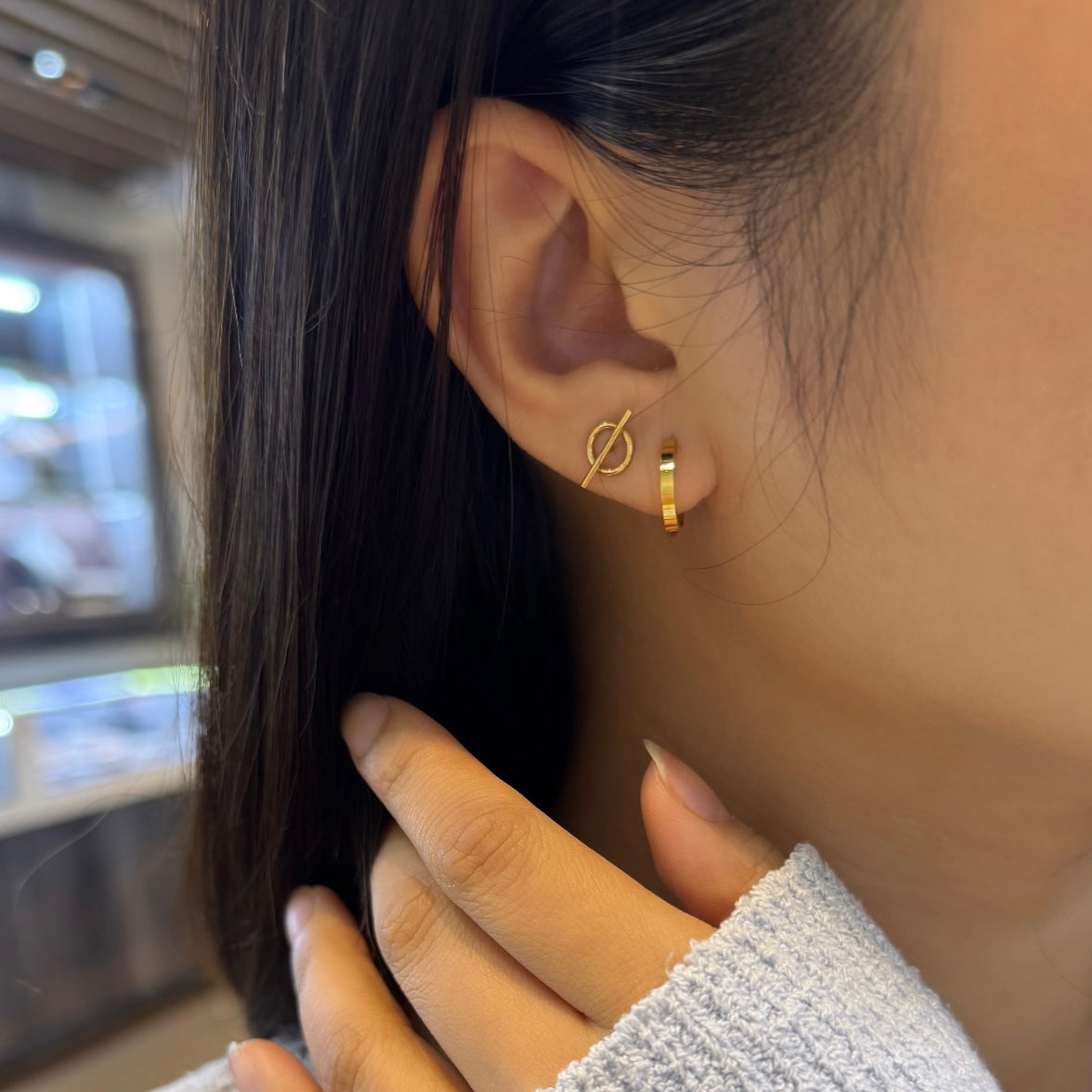 Perfect Round 18K Gold Hoop Earrings