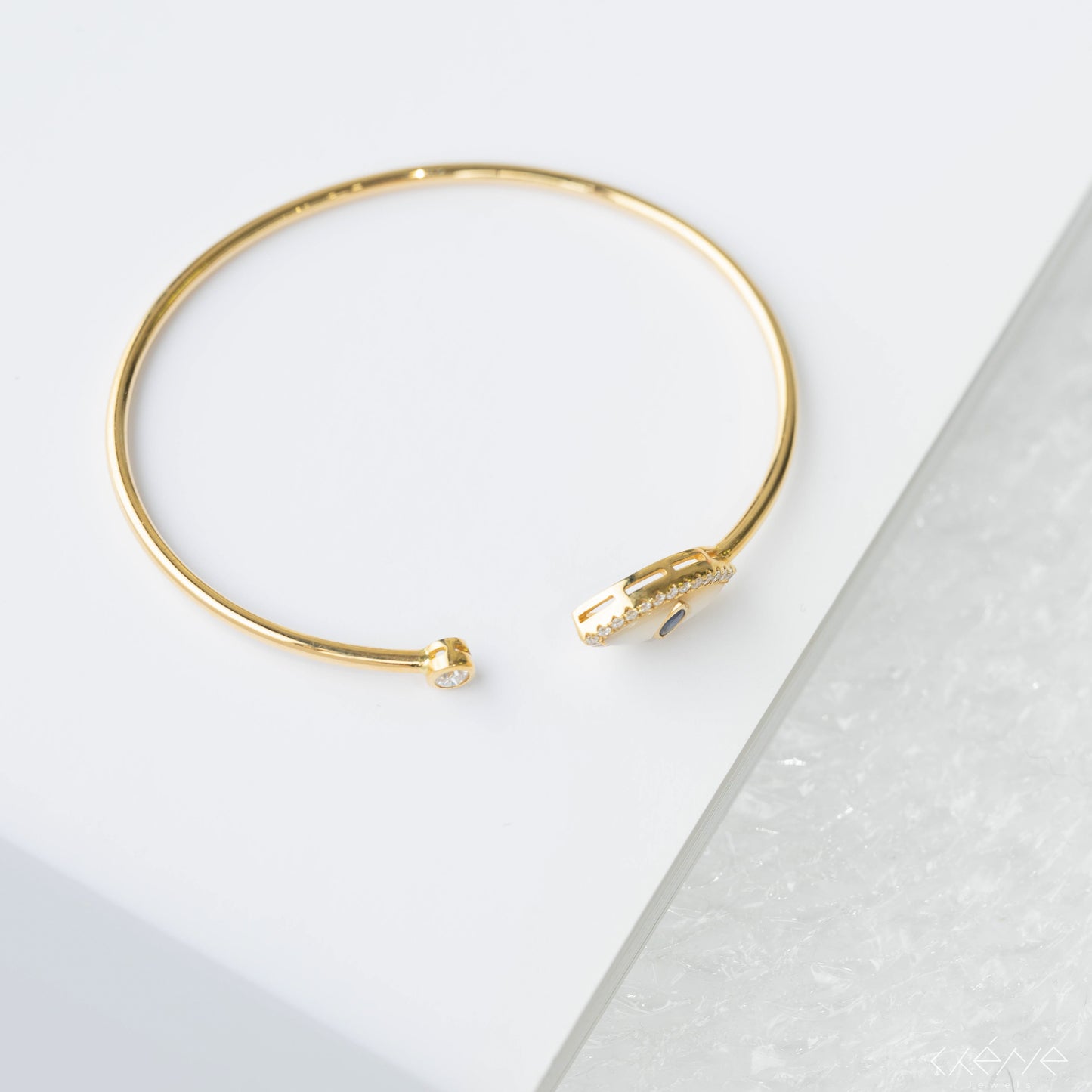 Cat Eye Mother-of-Pearl Sapphire Bangle